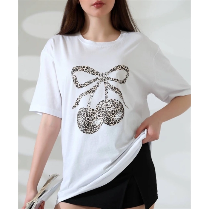 Leopar Desenli kiraz Baskılı Kadın T-Shirt
