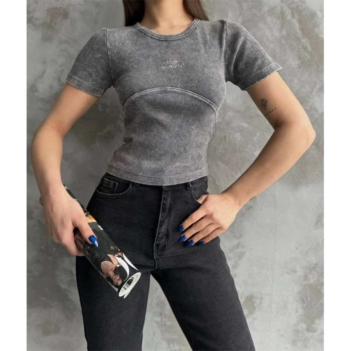 Nakış işlemeli asit yıkamalı bluz