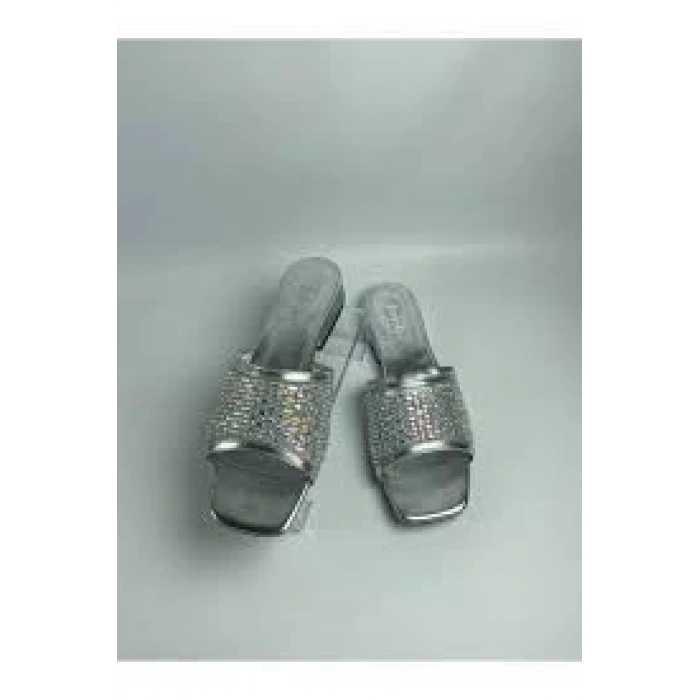 Ortu Gümüş Cilt İşlemeli Terlik