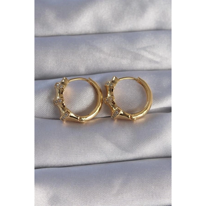 Pirinç Gold Renk Kabartmalı Zirkon Taşlı Oval Model Küpe