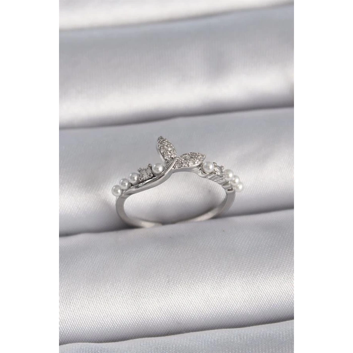 Pirinç Gümüş Renk Ayarlanabilir Zirkon Taşlı Balık Kuyruğu İnci Detay Model Kadın Yüzük