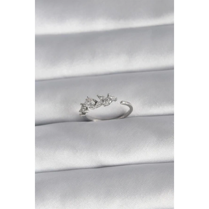 Pirinç Gümüş Renk Zirkon Taşlı Çiçek Model Kadın Yüzük