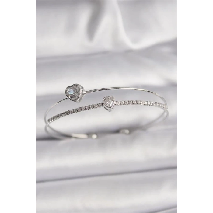 Pirinç Gümüş Renk Zirkon Taşlı Kalp Model Kadın Bileklik