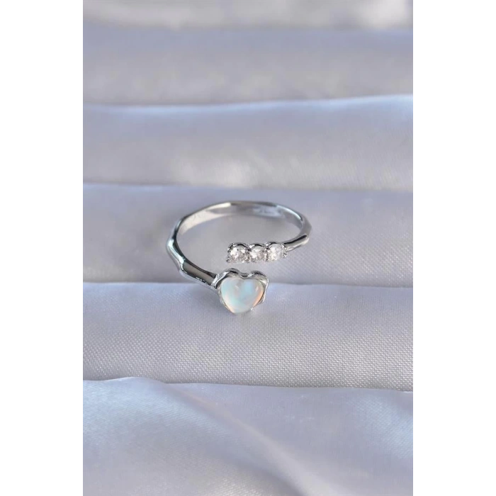 Pirinç Gümüş Renk Zirkon Taşlı Sedefli Kalp Model Ayarlanabilir Yüzük