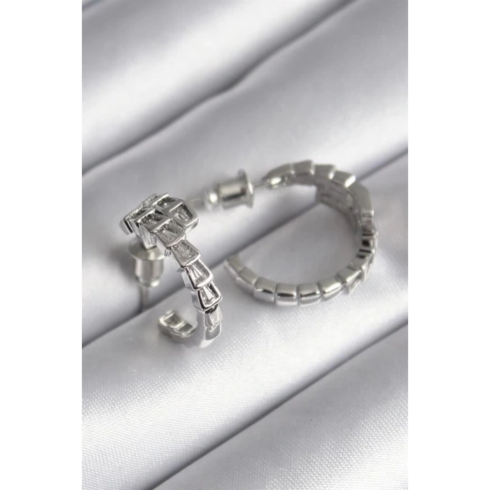 Pirinç Gümüş Renk Zirkon Taşlı Yılan Model Kadın Küpe