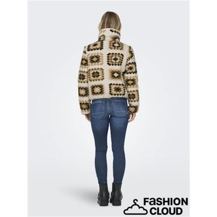 Şıklık Ve Zerafetiyle Göz Alıcı Kadın Ceket