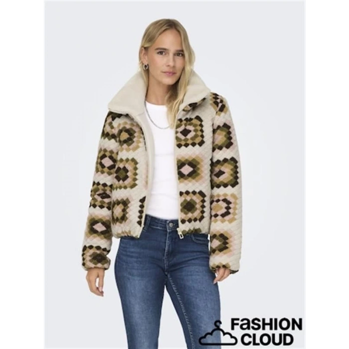 Şıklık Ve Zerafetiyle Göz Alıcı Kadın Ceket