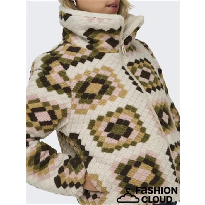 Şıklık Ve Zerafetiyle Göz Alıcı Kadın Ceket