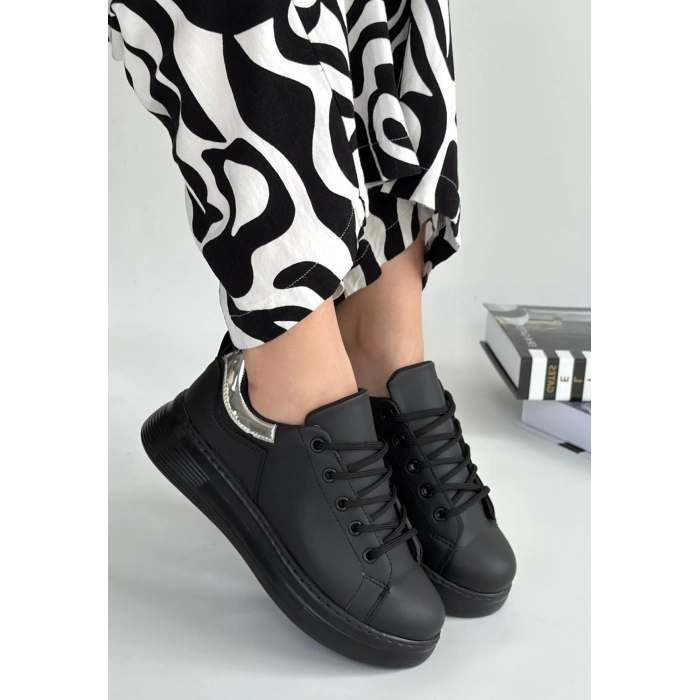 Sofio Siyah Cilt Bağcıklı Spor Ayakkabı