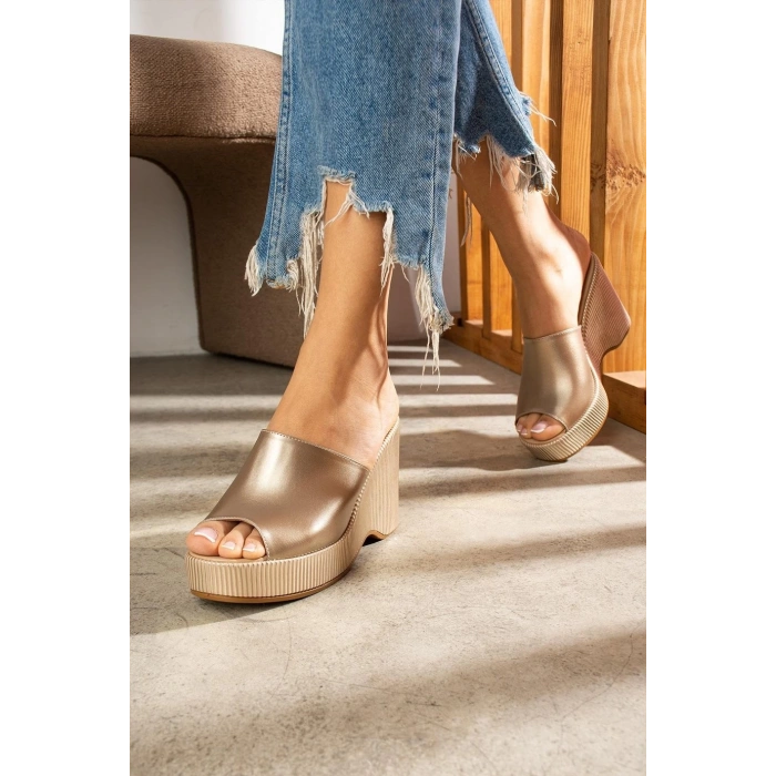 Tlay Bej Cilt Dolgu Topuk Terlik