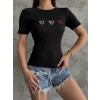 Üçlü kalp nakışlı bluz