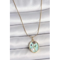 316L Çelik Gold Renk Zincir Mavi Çiçek İşlemeli İnci Detay Portre Model Kadın Kolye