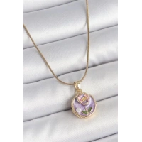 316L Çelik Gold Renk Zincir Mor Minimal Çiçek İşlemeli İnci Detay Portre Model Kadın Kolye