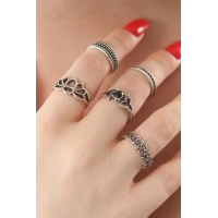 Gümüş Renk Lotus Model Siyah Kristal Taş Detay Bayan Yüzük Kombin