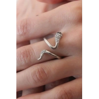 Gümüş Renk Yılan Figür Zirkon Taş Detay Kadın Yüzük