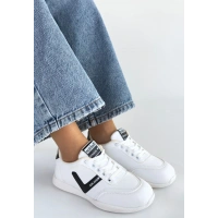 Jowen Beyaz Cilt Siyah Detaylı Bağcıklı Spor Ayakkabı