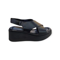 K1471118 Cırt Cırtlı Ayarlanabilir Yüksek Taban Kadın Sandalet Siyah