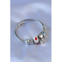 Kalp ve Nazar Boncuk Detaylı Charm Kadın Bileklik