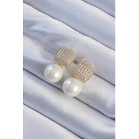 Pirinç Altın Renk Zirkon Taşlı Kare Model İnci Tasarım Kadın Küpe