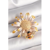 Pirinç Gold Renk Papatya Model Arı Detay Kadın Broş