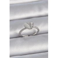 Pirinç Gümüş Renk Ayarlanabilir Zirkon Taşlı İncili Beyaz Mineli Kalp Model Kadın Yüzük