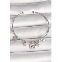 Pirinç Gümüş Renk Sallantı Zirkon Taşlı Ayıcık Figür Taç Detay Charm Kadın Bileklik