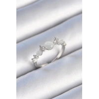 Pirinç Gümüş Renk Zirkon Taşlı Yıldız Detay Beyaz Mineli Kadın Yüzük