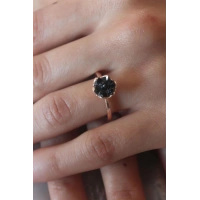 Siyah Renk Lotus Çiçek Figür Gold Renk Kadın Yüzük