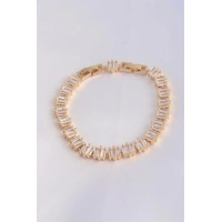 Vip Seri Pirinç Zirkon Taşlı Gold Renk Kare Su Yolu Model Bileklik