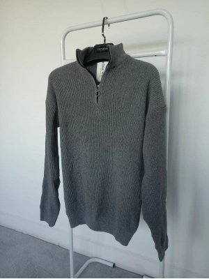 Antrasit Gri Selanik Örgü Yarım Femuar Detaylı Uzun Kollu Triko