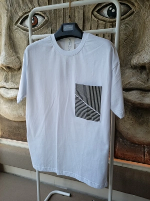 Beyaz Çizgili Cep Detaylı %100 Pamuk Erkek T-Shirt