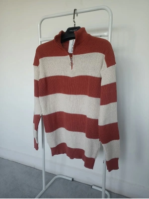 Kiremit Beyaz Çizgili Selanik Örgü Yarım Femuar Detaylı Uzun Kollu Triko