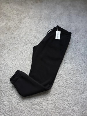 Siyah Gri Premium 3 İplik Şardonlu Yüksek Kalite Lastik Paça Eşofman Altı