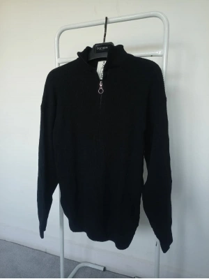 Siyah Selanik Örgü Yarım Femuar Detaylı Uzun Kollu Triko