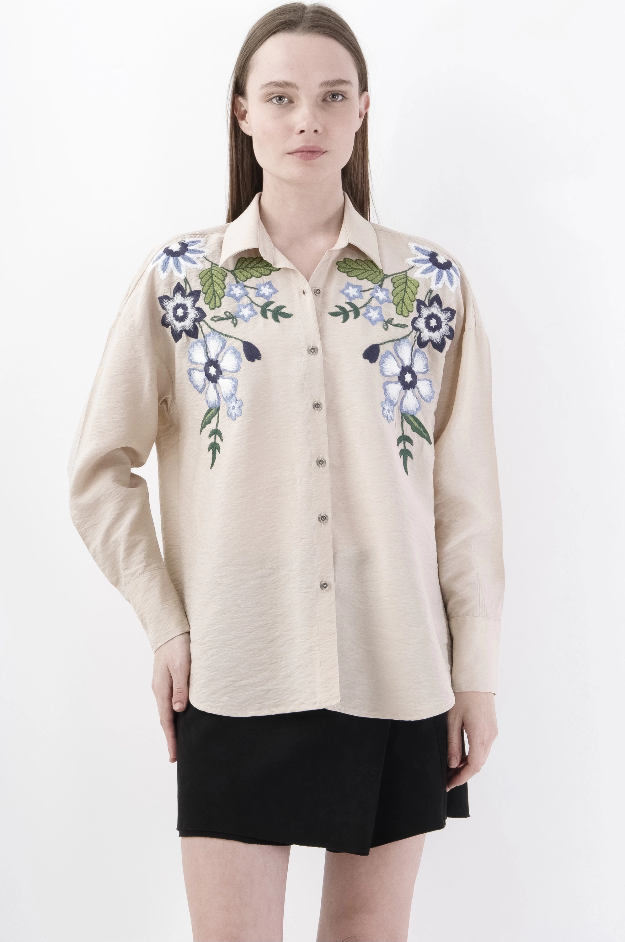 Floral İşlemeli Bej Kadın Gömlek
