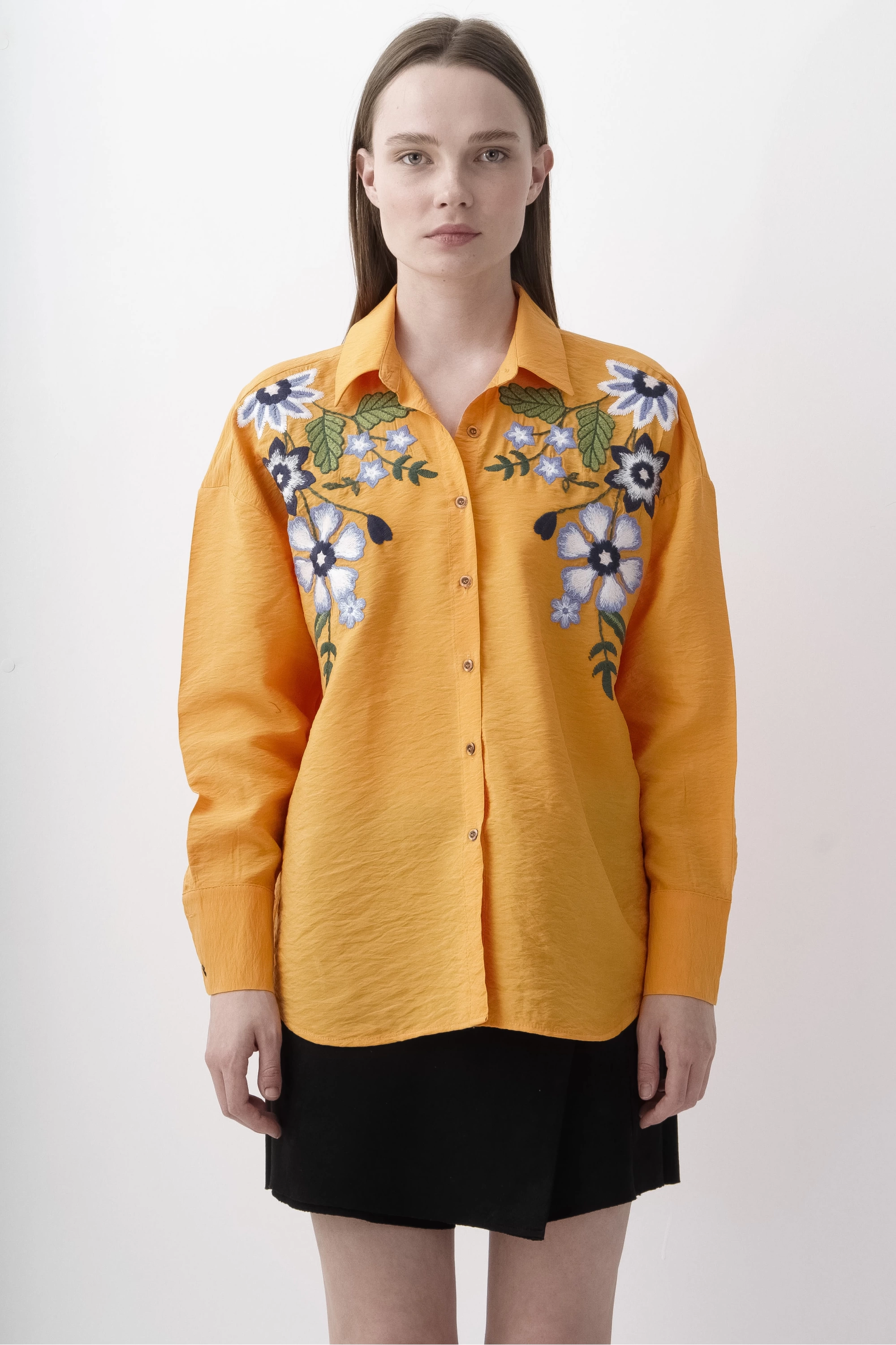 Floral İşlemeli Turuncu Kadın Gömlek