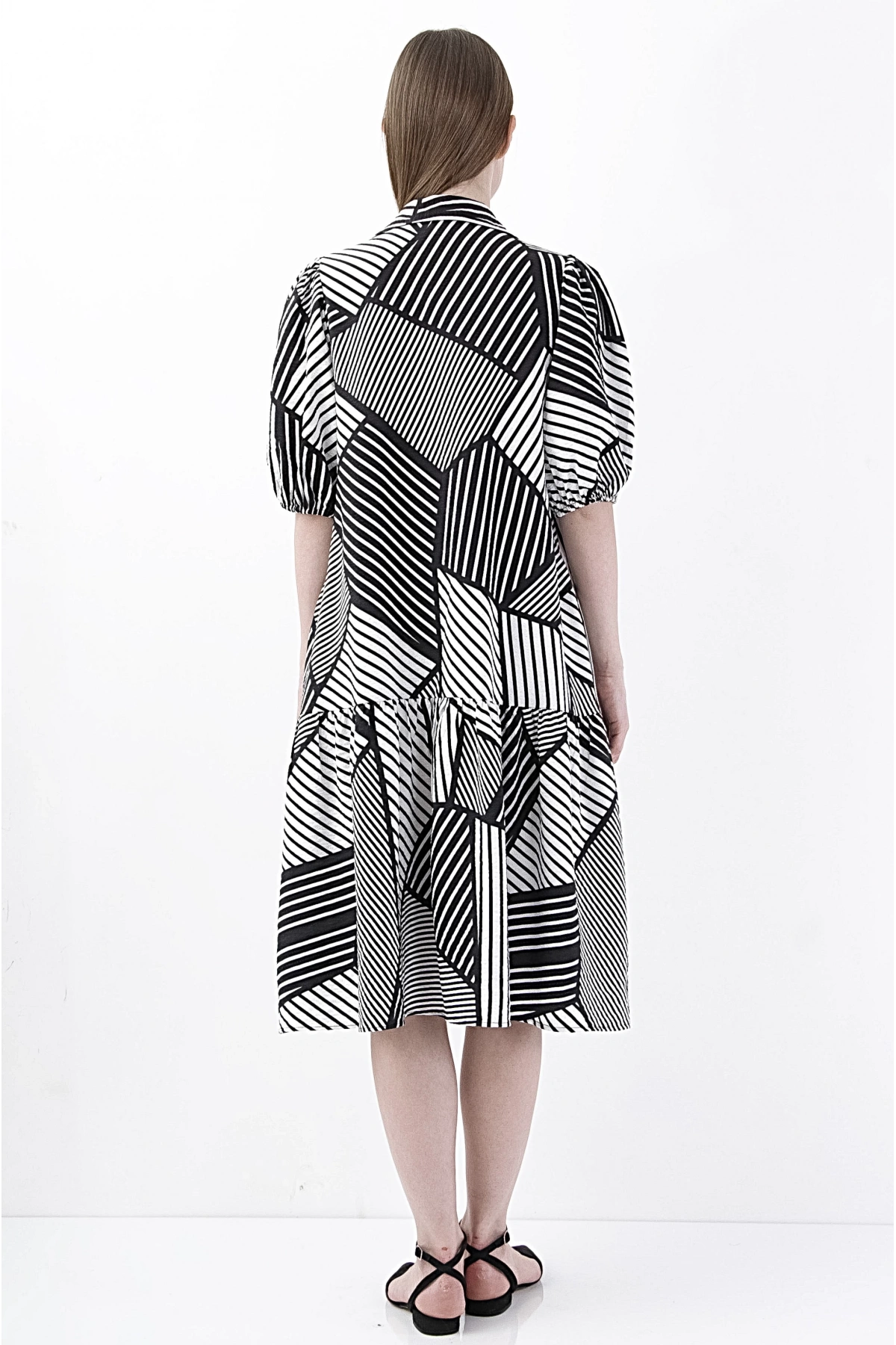 Siyah Beyaz Geometrik Desenli Kadın Midi Elbise