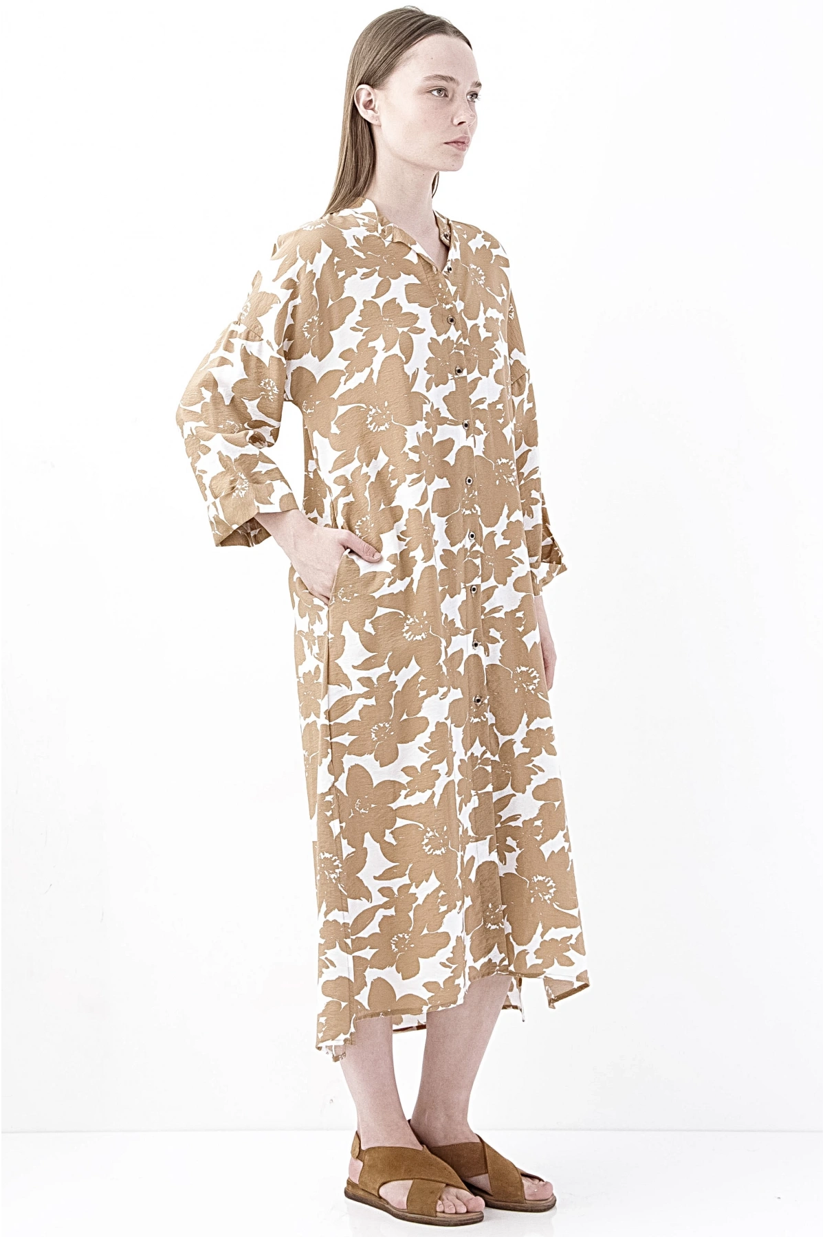 Bej Floral Desenli Yırtmaçlı Midi Elbise