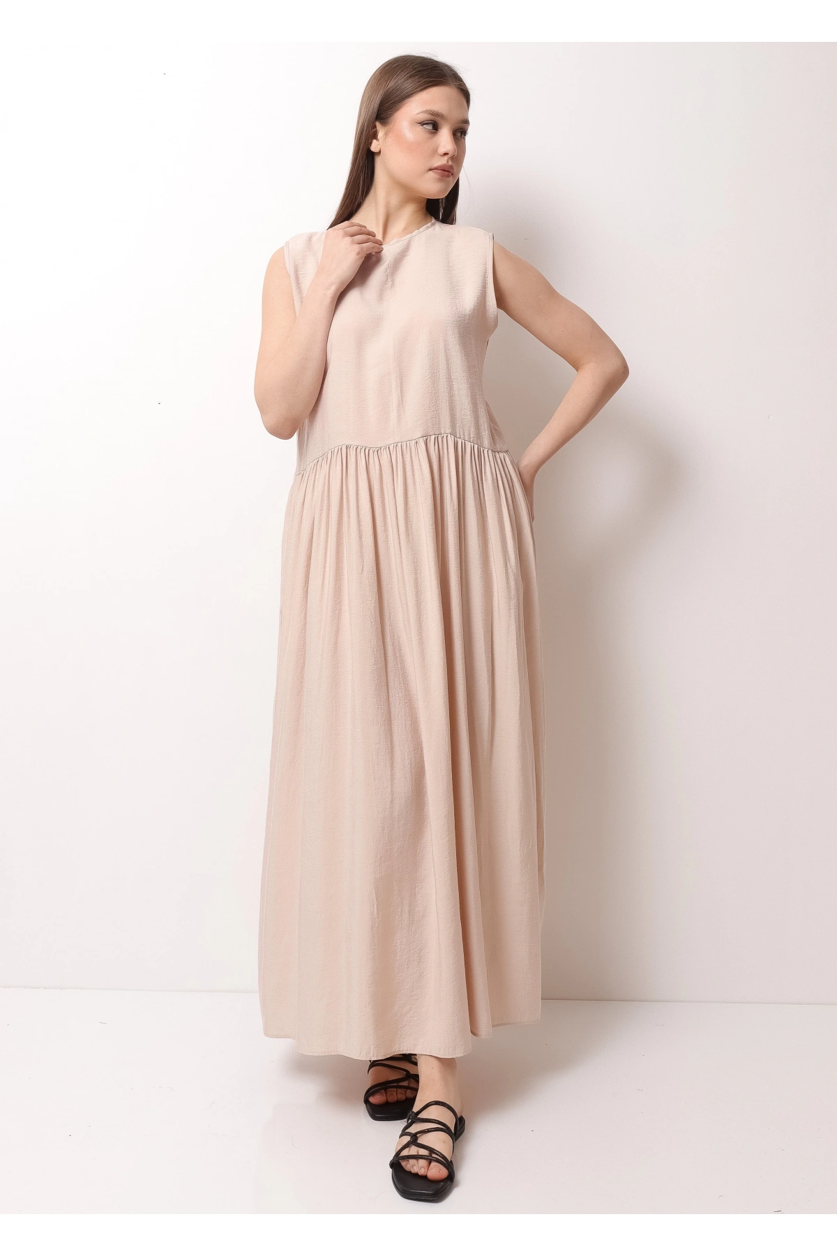 Krem Rengi Sırtı Bağcıklı Kadın Midi Elbise