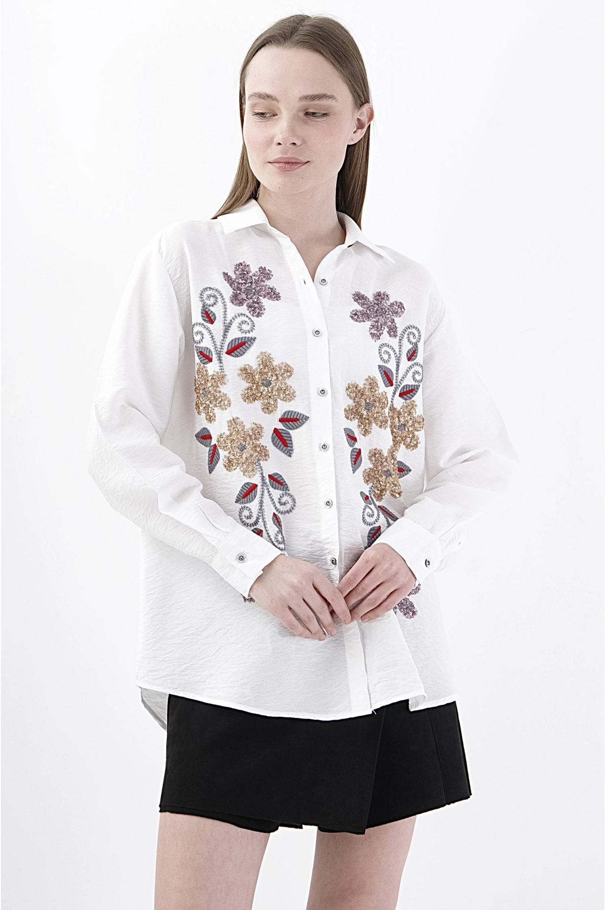Kırmızı Çiçek Desenli Şık Viskon Beyaz Gömlek