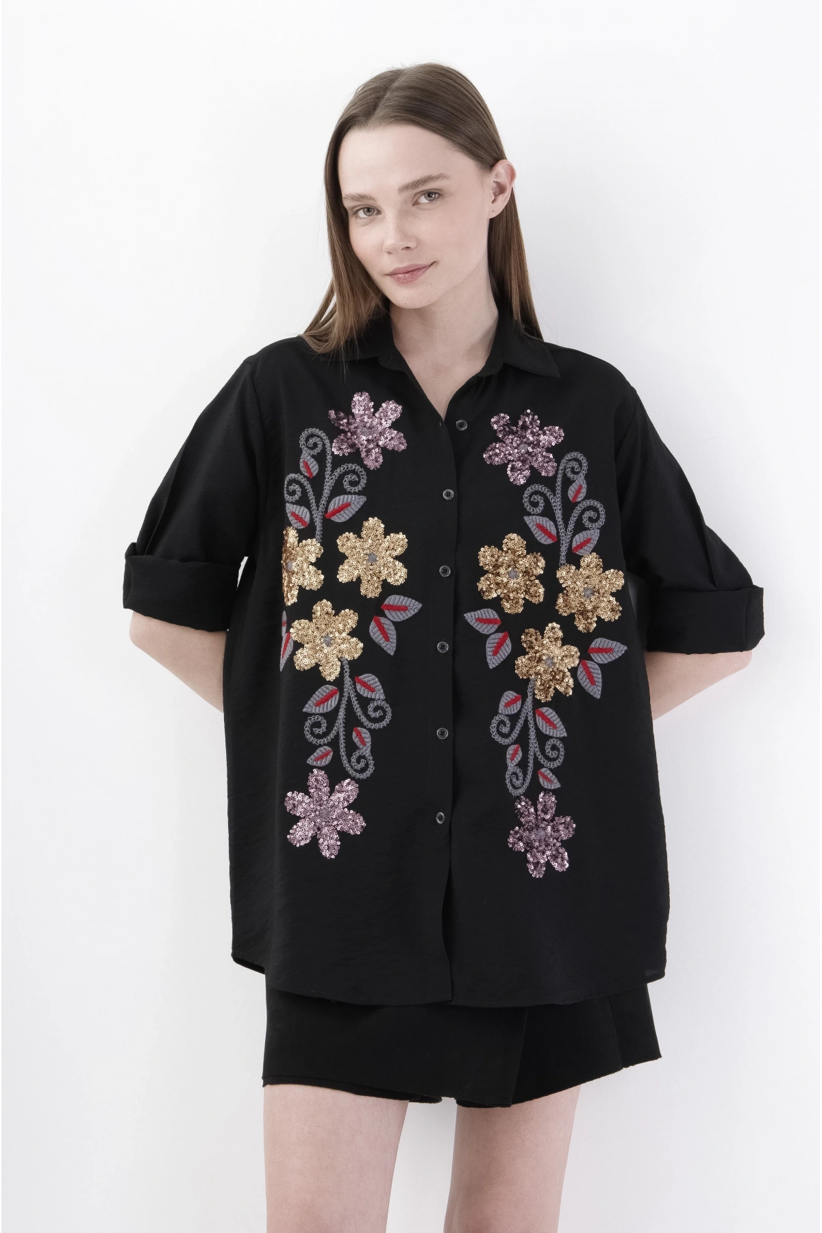 Siyah Çiçek Desenli Şık Viskon Gömlek Kadın