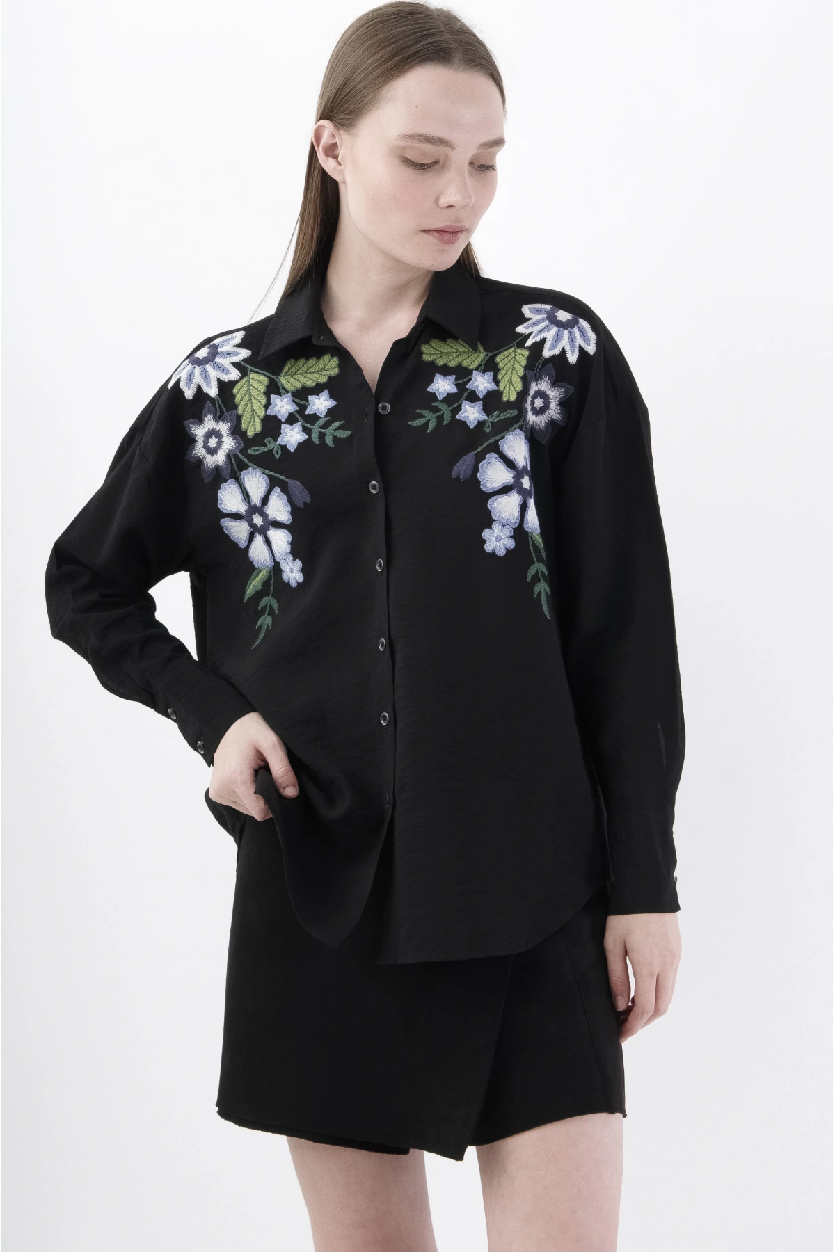 Siyah Çiçekli Kadın Gömlek Şık Viskon Bluz