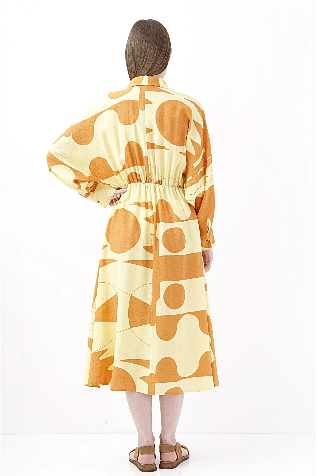 Kadın Sarı-Turuncu Soyut Desenli Viskon Midi Elbise