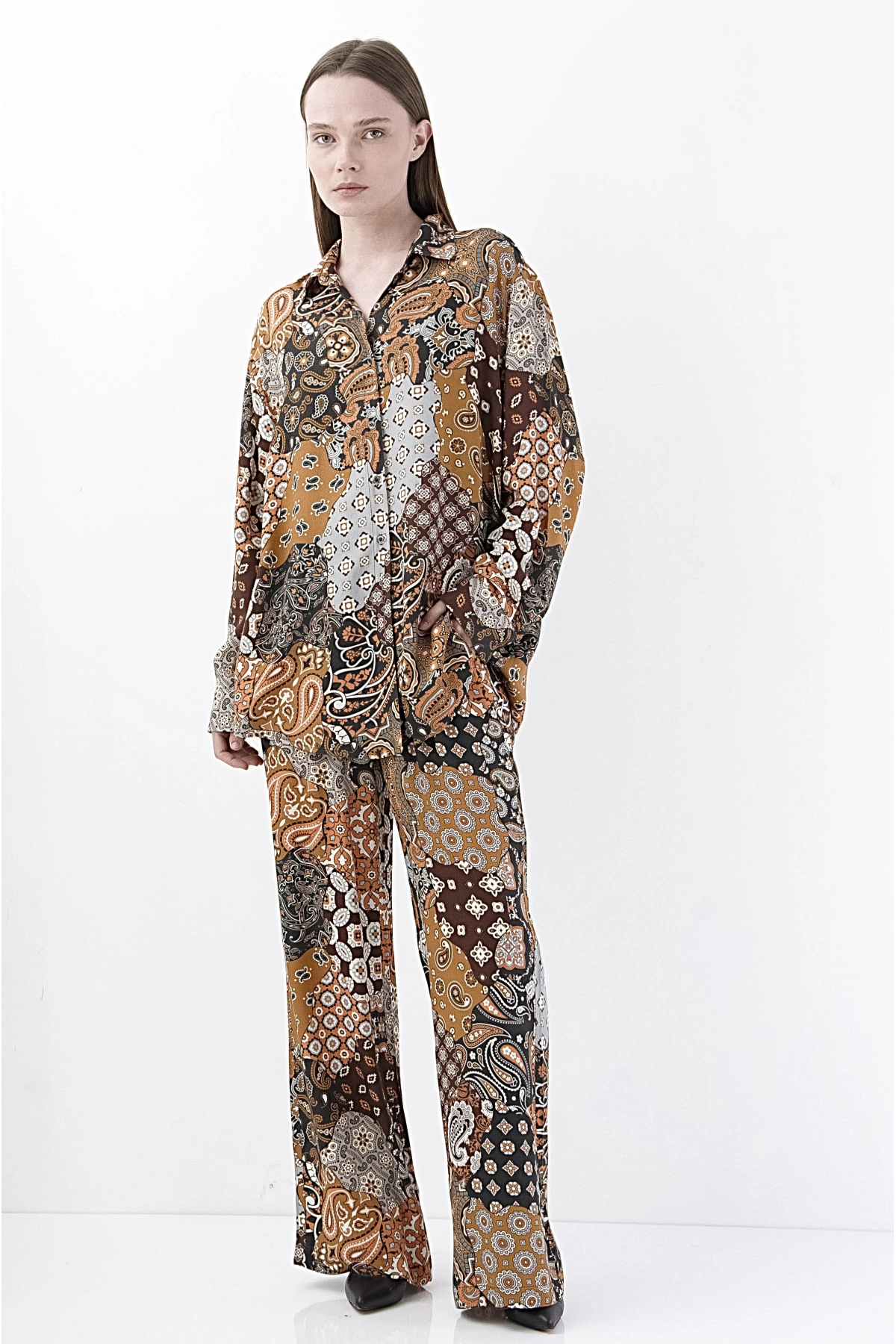 Kahve Tonlu Desenli Şık Alt Üst Takım
