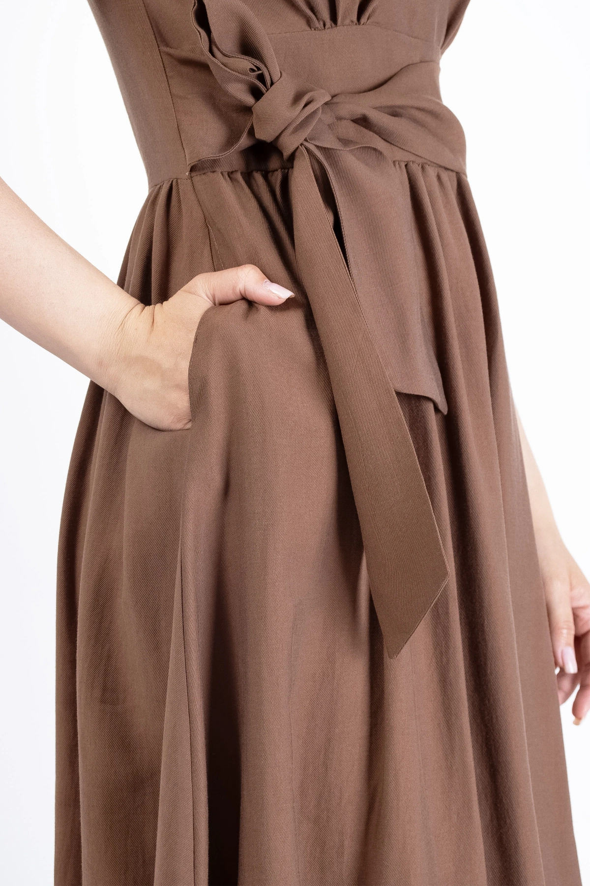 Kahverengi Kemerli Kruvaze Kadın Midi Elbise