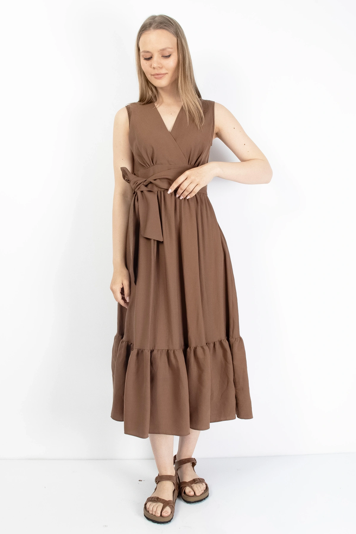 Kahverengi Kemerli Kruvaze Kadın Midi Elbise