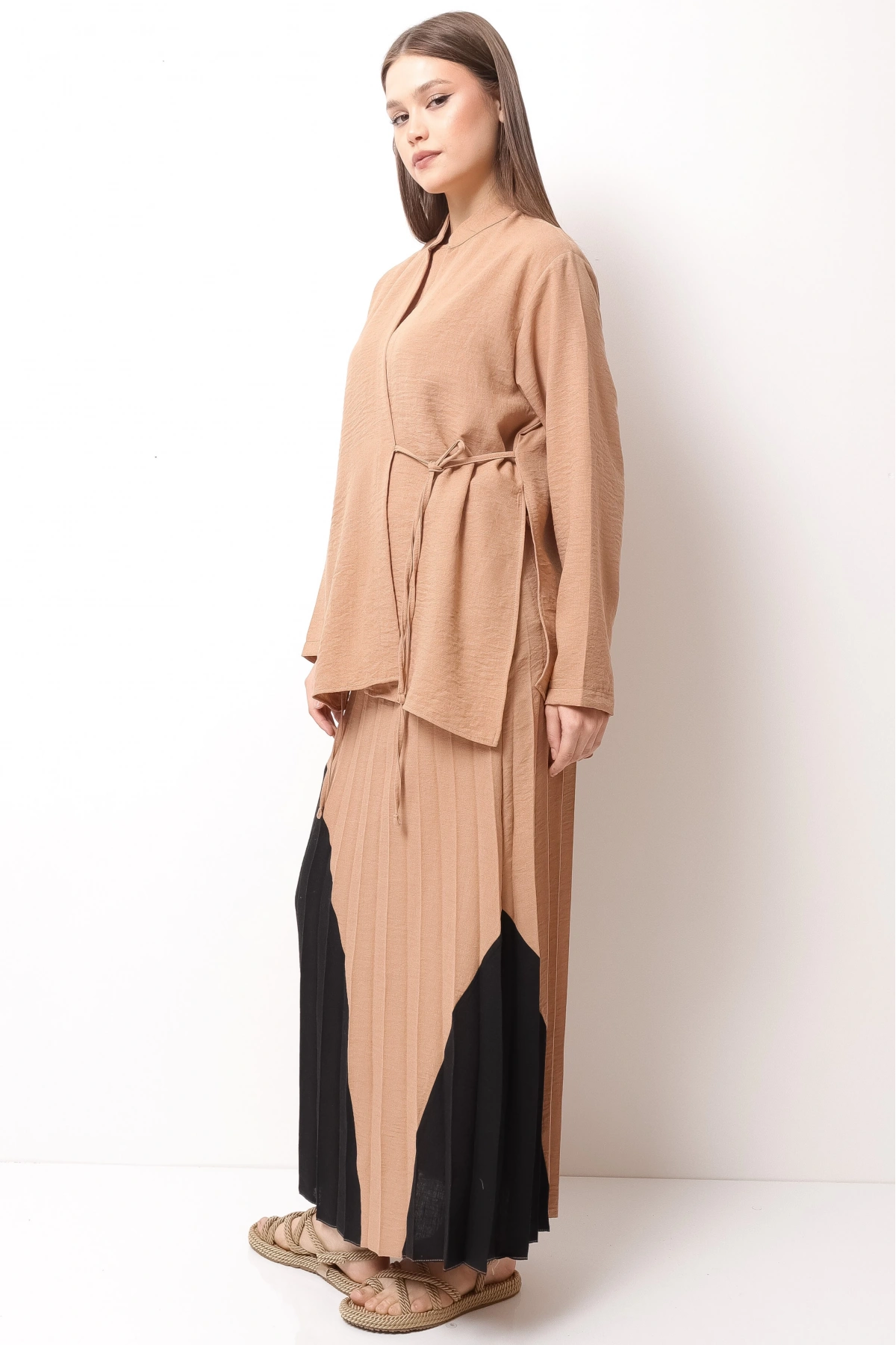 Bej Siyah Kadın Etek Takım