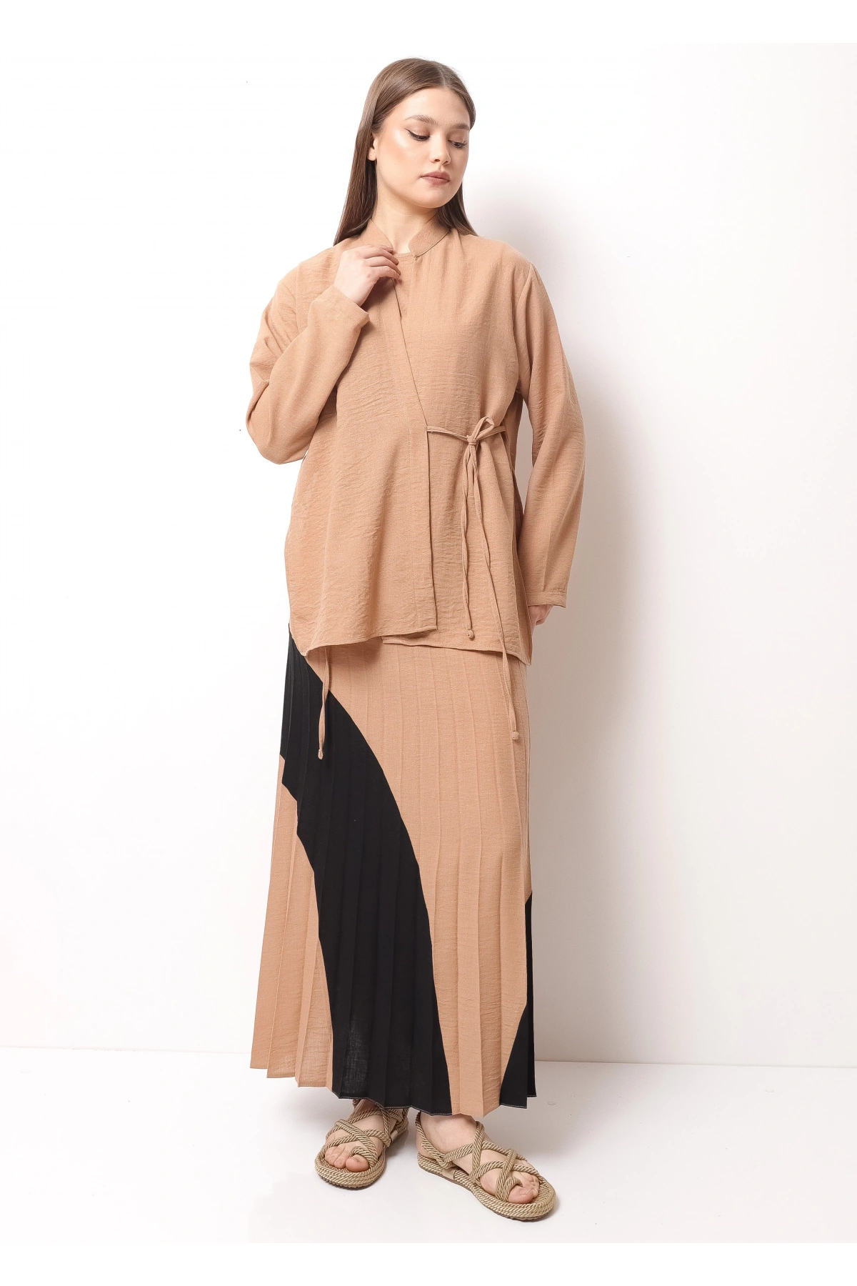 Bej Siyah Kadın Etek Takım