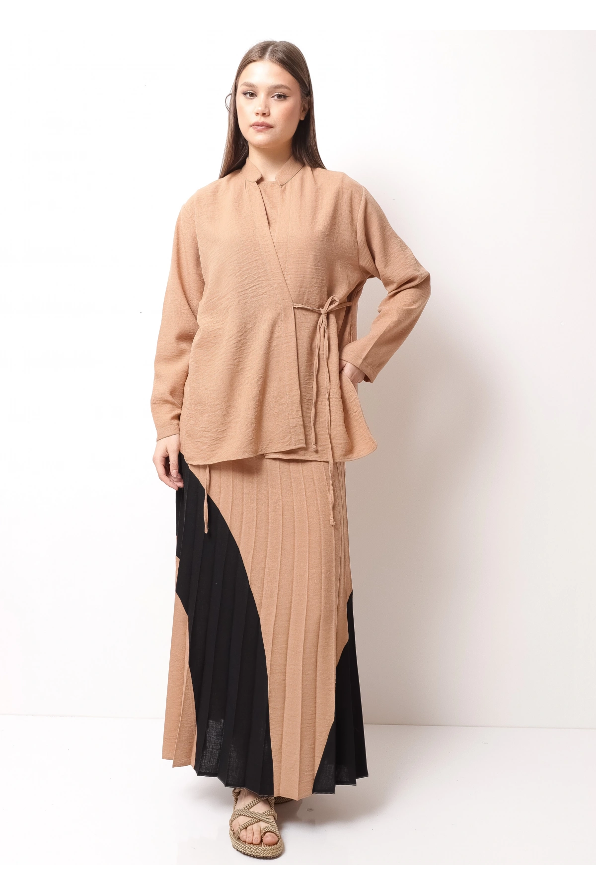 Bej Siyah Kadın Etek Takım