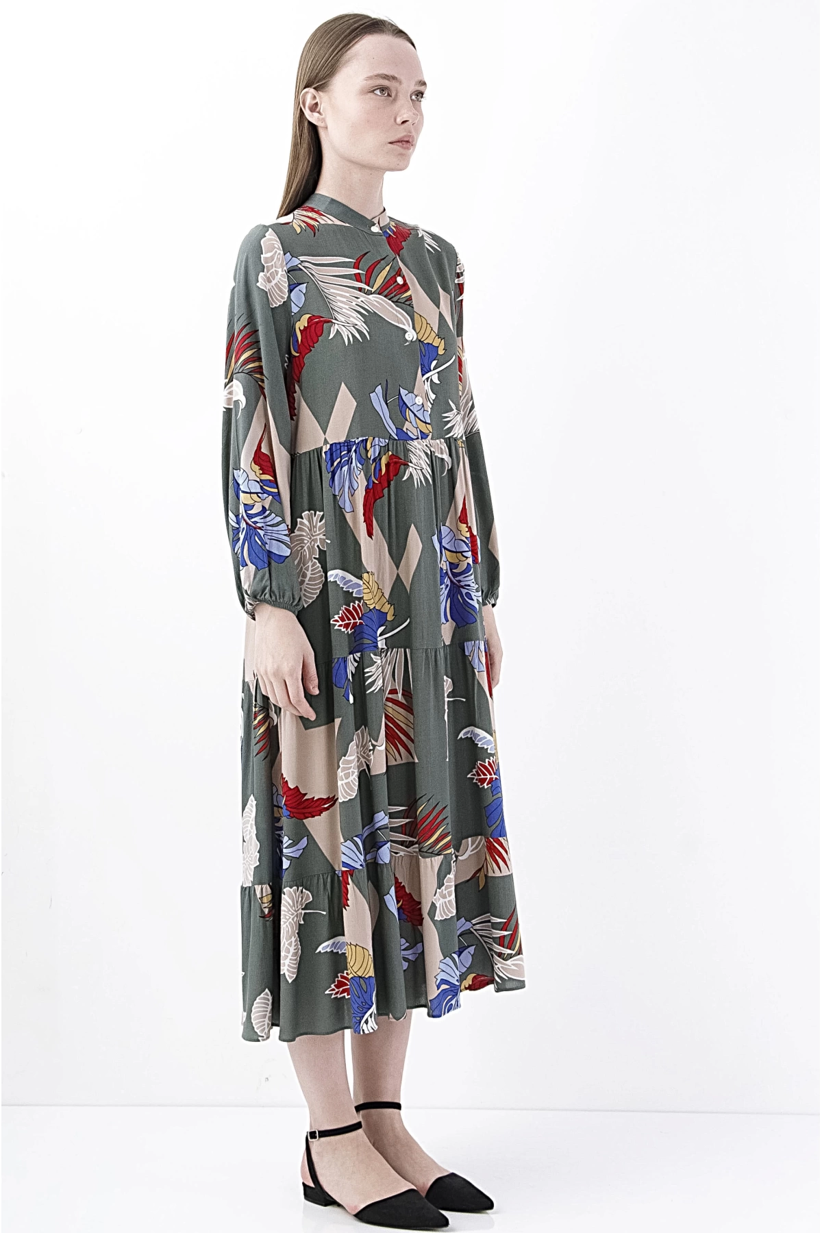 Floral Desenli Şık Yeşil Midi Elbise